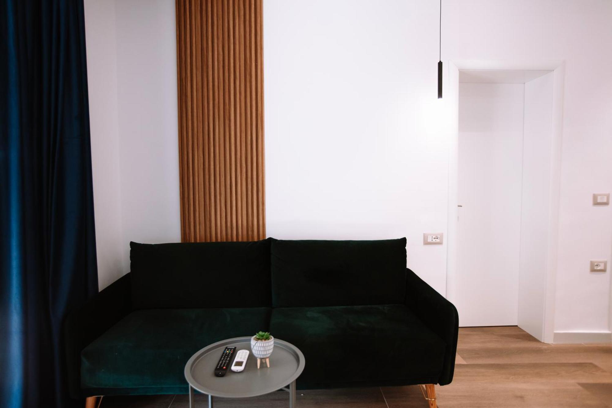 Barrikada Str Modern Apartments - The Nest Tirana Exterior foto