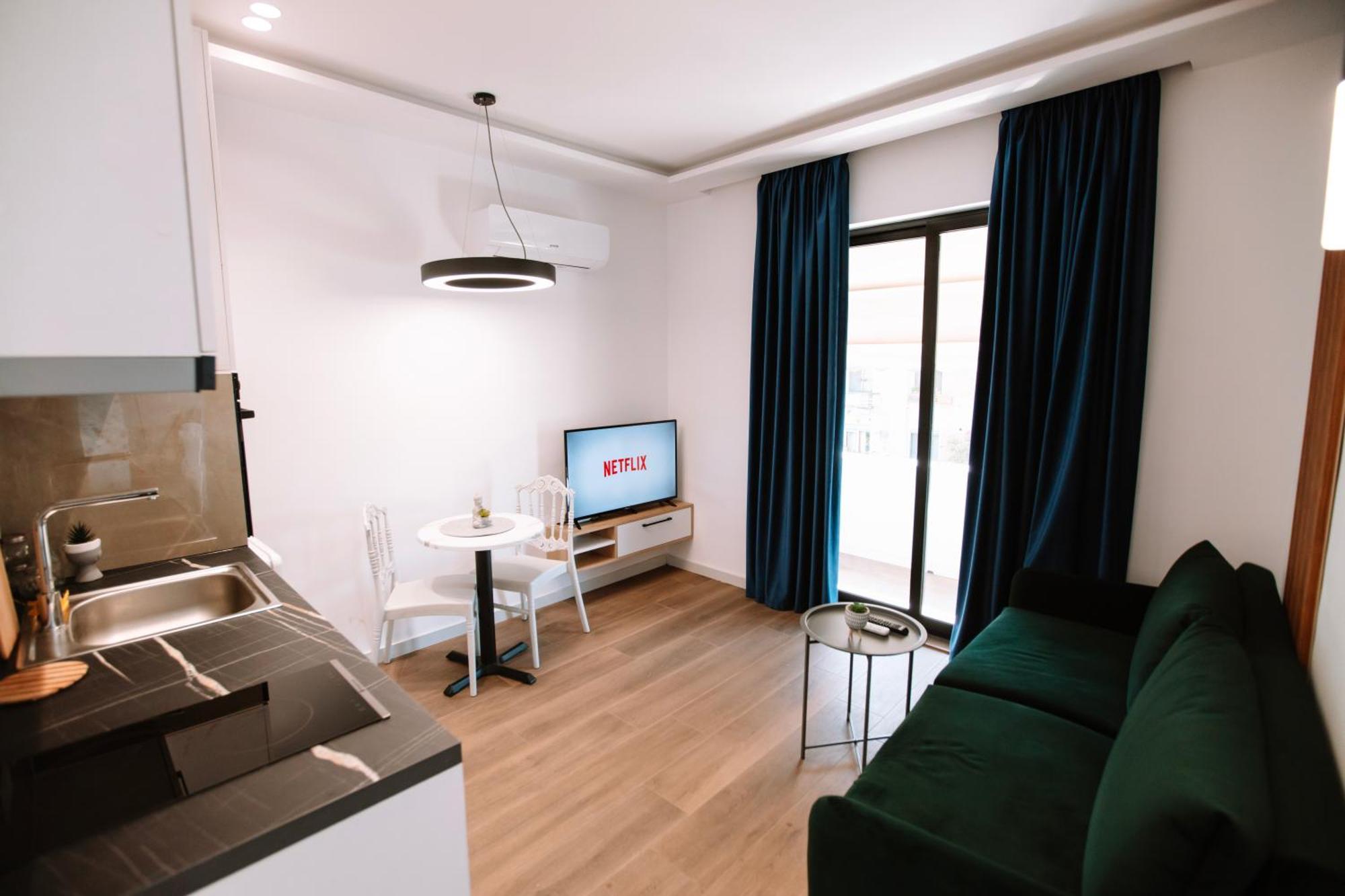 Barrikada Str Modern Apartments - The Nest Tirana Exterior foto